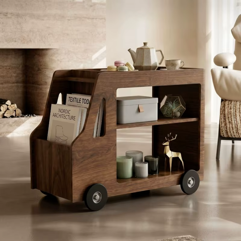 Table basse vintage avec rangement sur roulettes